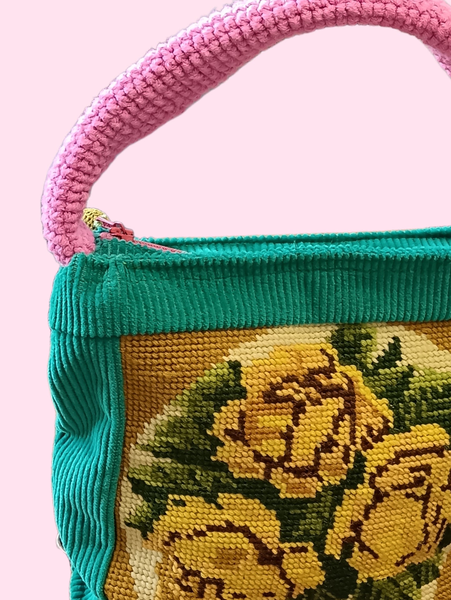 Pikkulaukku kierrätysmateriaaleista