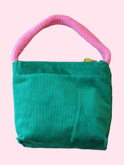 Pikkulaukku kierrätysmateriaaleista